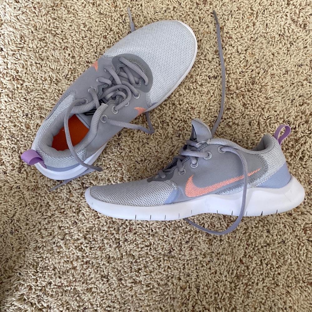 Nike tennis shoes